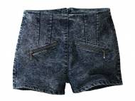 Szorty jeansowe Esmara, cena 29,99 PLN za 1 szt. 
- modny, ...