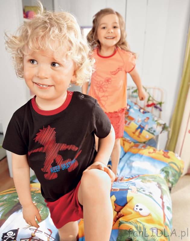 Piżama dziecięca cena 17,99PLN
- koszulka i spodenki z kolorowymi nadrukami
- ...