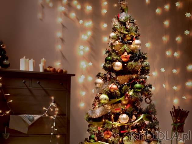 Drzewko świąteczne , cena 79,90 PLN za 1 szt. 
- sztuczne
- zielone i gęste
- ...