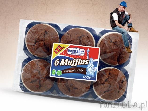 Babeczki XXL , cena 6,99 PLN za 450 g, 1kg=15,53 PLN.  
-  Z kawałkami czekolady.