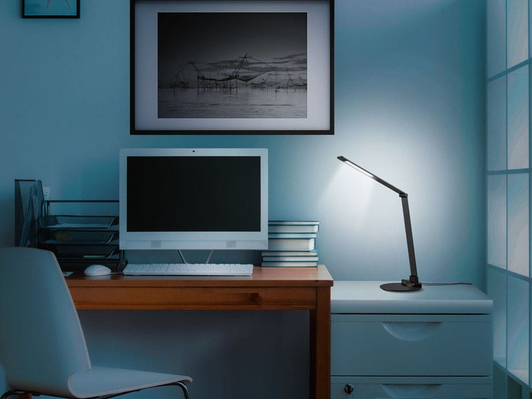 LIVARNO home Lampka biurkowa LED z portem USB Livarno home, cena 99 PLN 
LIVARNO ...