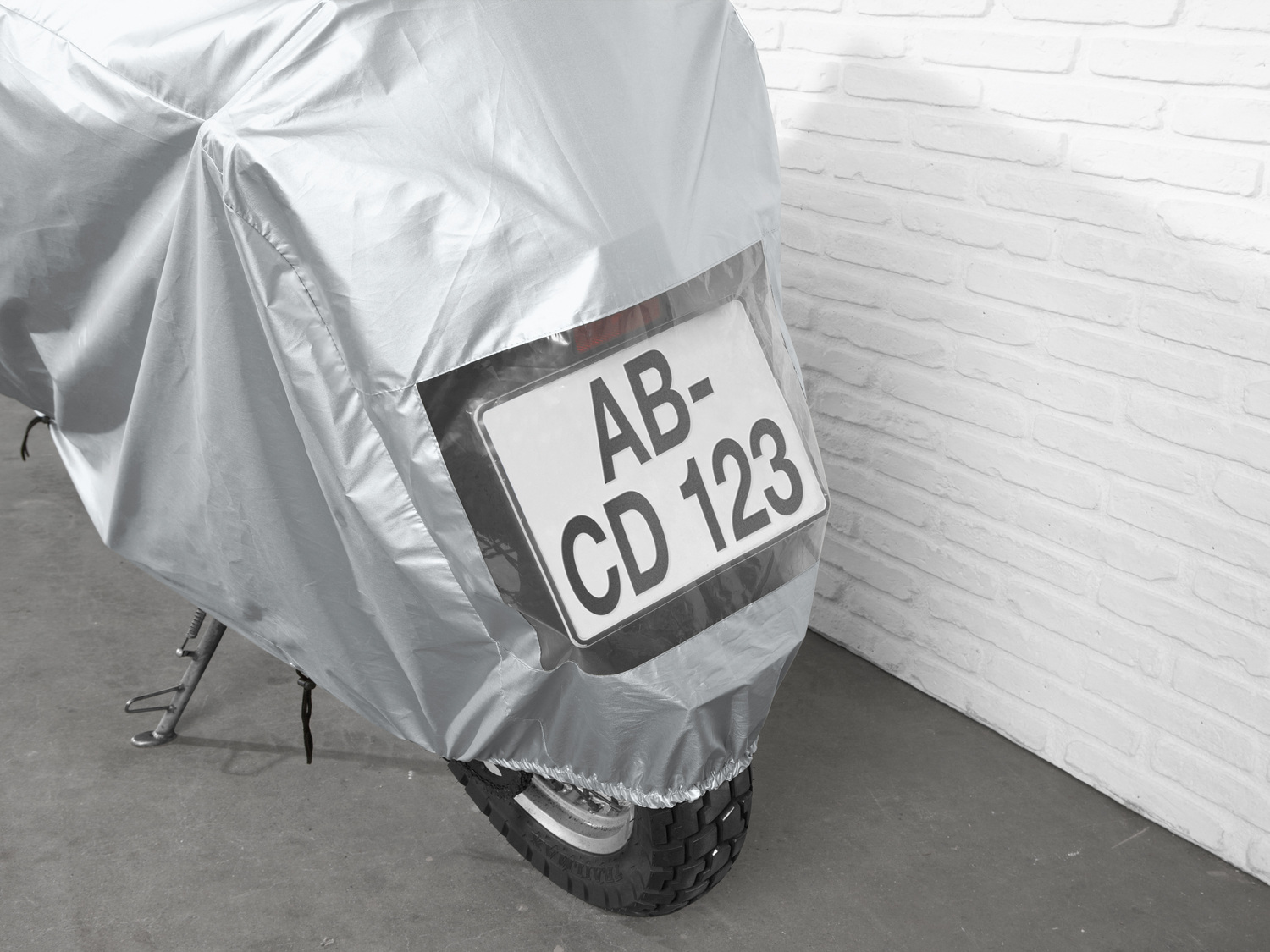 Pokrowiec na motocykl Crivit, cena 39,99 PLN 
- tkanina odpora na rozdarcie i warunki ...