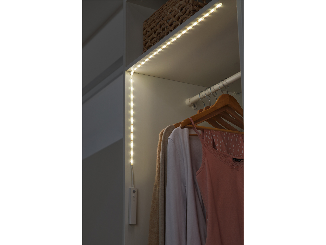 LIVARNO HOME® Taśma świetlna LED z czujnikiem , cena 29,99 PLN 
LIVARNO HOME® ...
