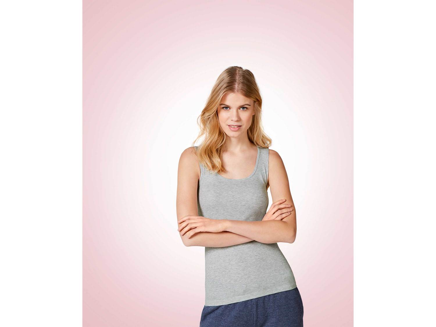 Koszulka na ramiączkach Esmara Lingerie, cena 13,99 PLN 
- rozmiary: S-L
- 92% ...