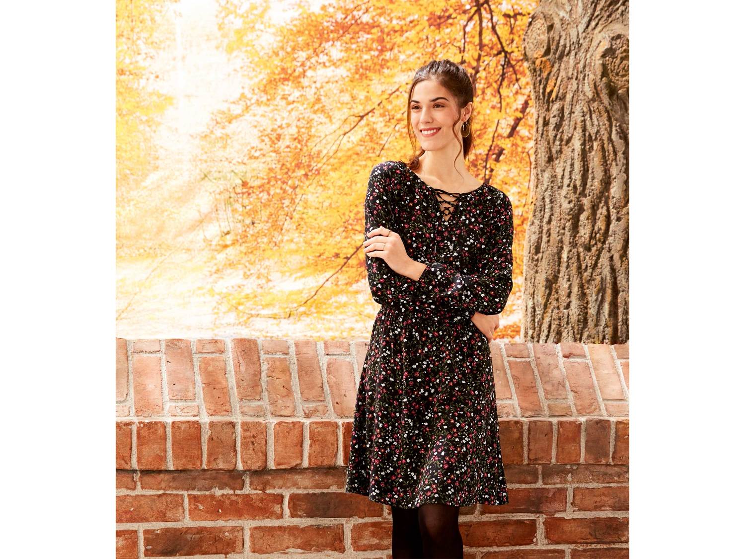 Sukienka z wiskozy Esmara, cena 49,99 PLN 
- romantyczne kwiatowe wzory
- 100% ...