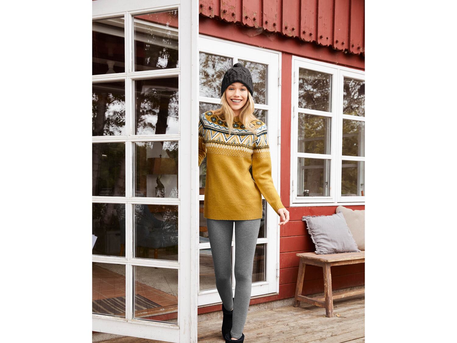 Sweter damski Esmara, cena 39,99 PLN 
- rozmiary: S-L
- wz&oacute;r żakardowy ...