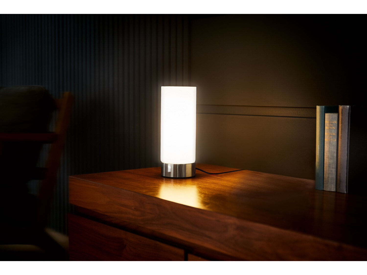 Lampa stołowa z funkcją przyciemniania Livarno, cena 39,99 PLN 
2 wzory 
- 10 ...