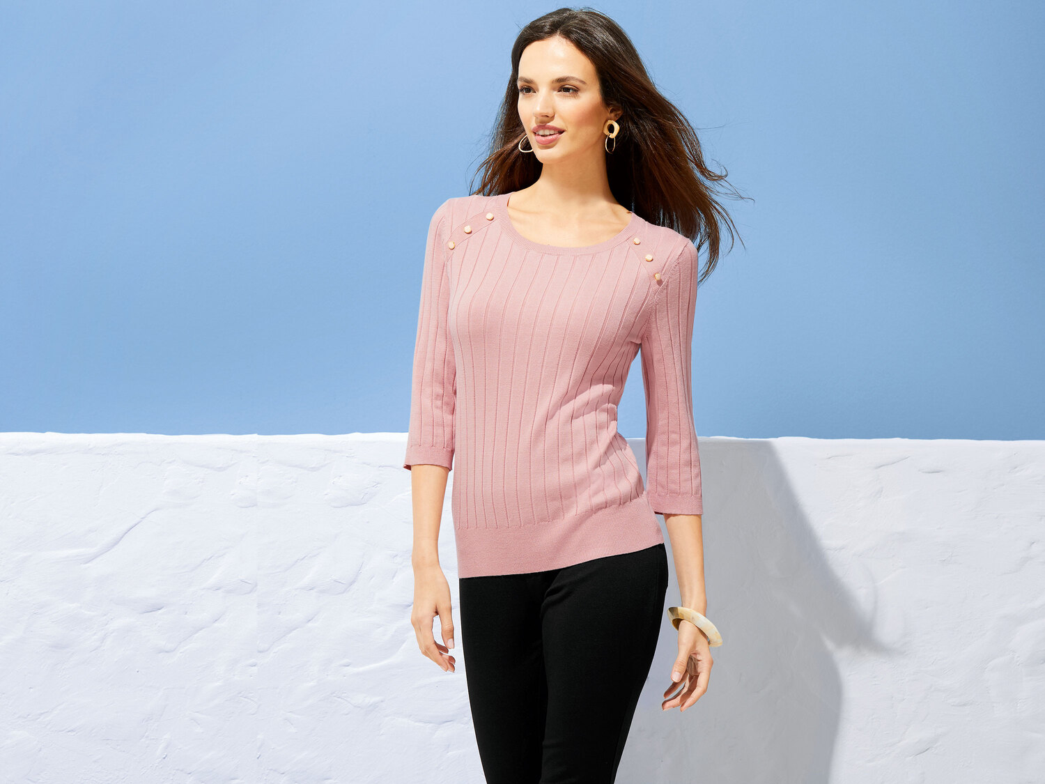 Sweter damski Esmara, cena 34,99 PLN 
- rozmiary: S-L
- miękki i przyjemny w ...