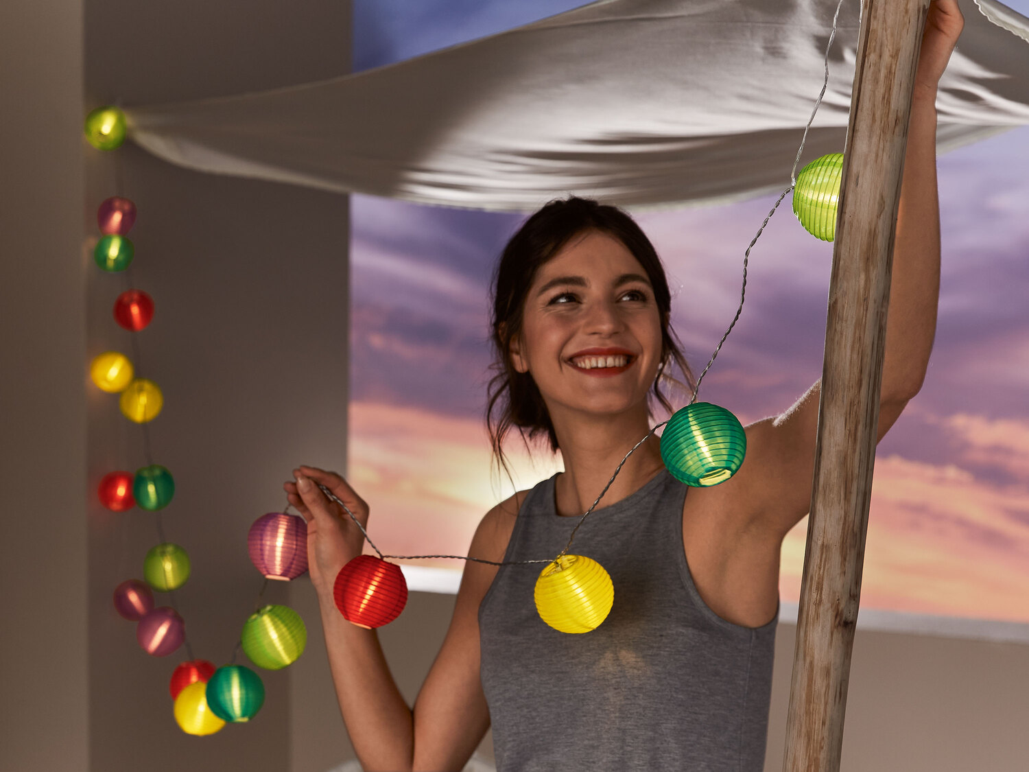 Girlanda świetlna LED Melinera, cena 39,99 PLN 
- 20 dekoracyjnych lampion&oacute;w
- ...
