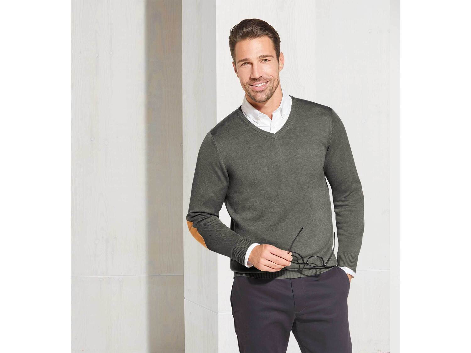 Sweter , cena 34,99 PLN 
- rozmiary: S-XXL
- 50% bawełny, 50% poliakrylu
- modne ...